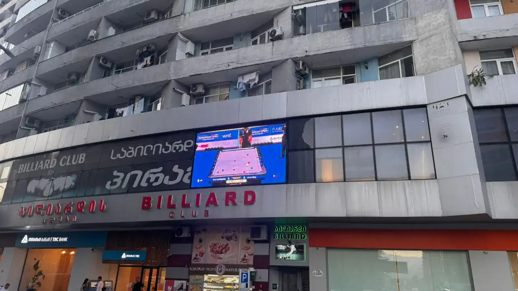 Building façade LED screen